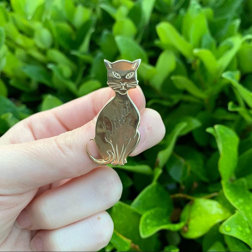 Vintage Gold Color Cat Brooch Pin with “Debbie” - Picture 5 of 7